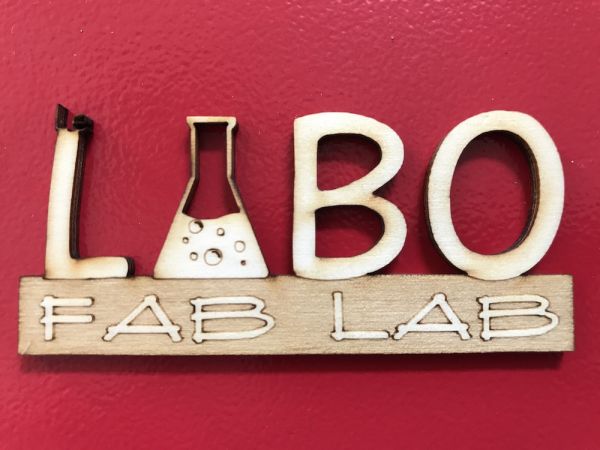 Découpe laser du logo FabLab Le Labo